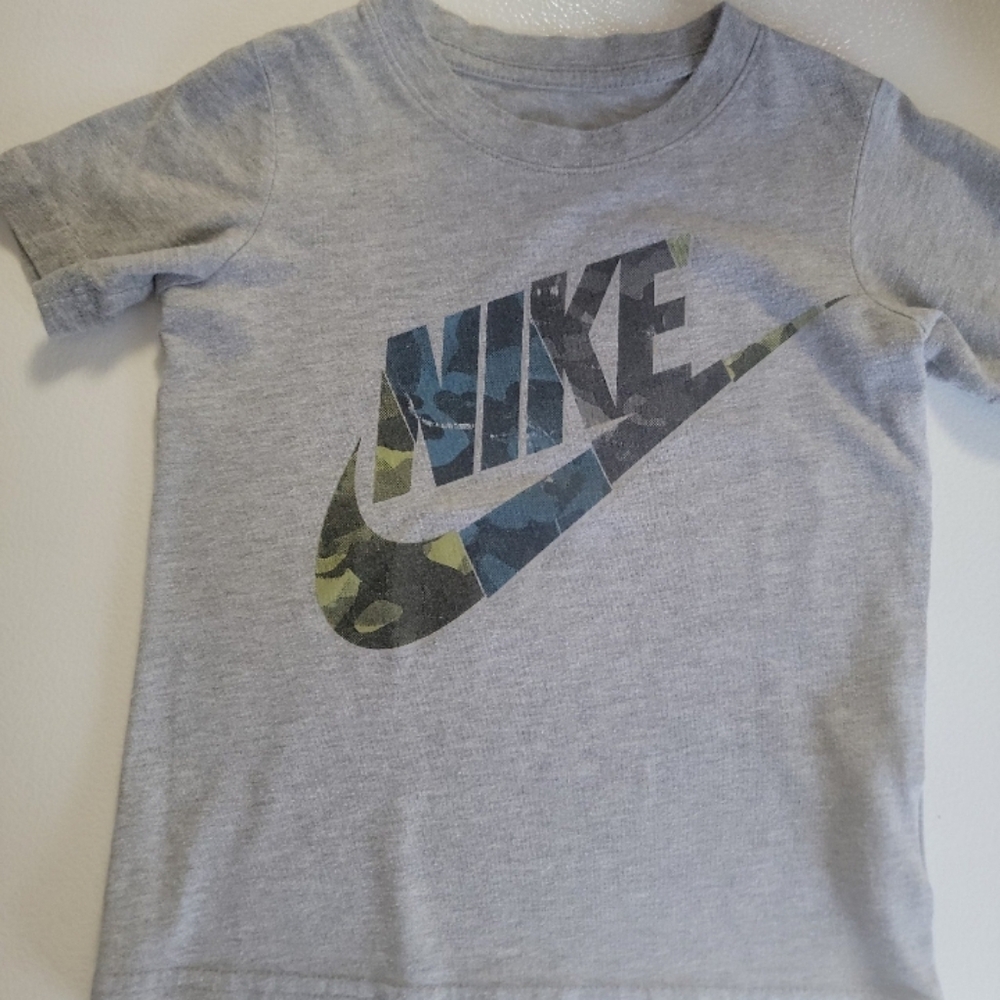 Nike T-shirt